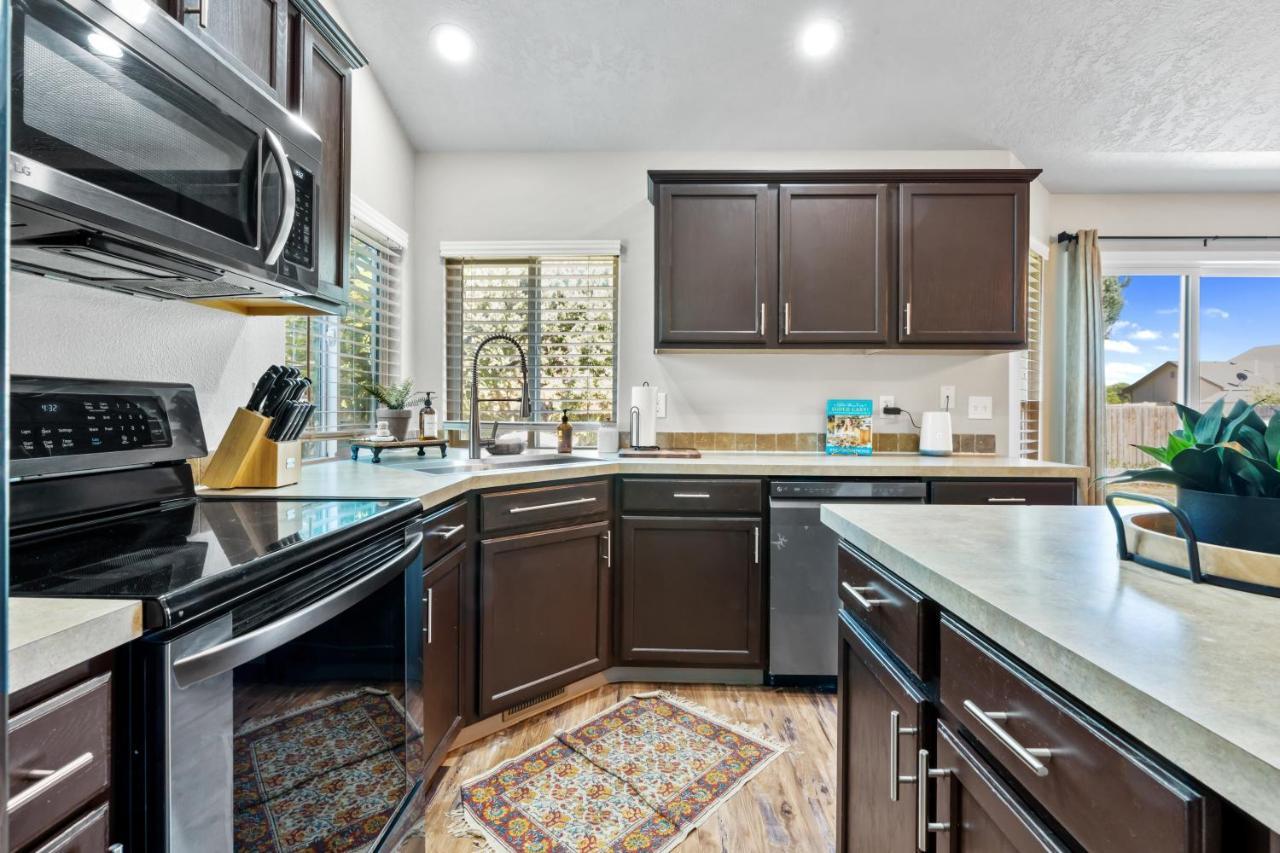 Southwestern Style 4 Bedroom Nampa Home Sleeps 16! Экстерьер фото